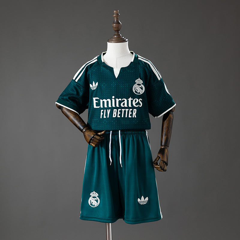 RM 26/27 Kids Away Kit